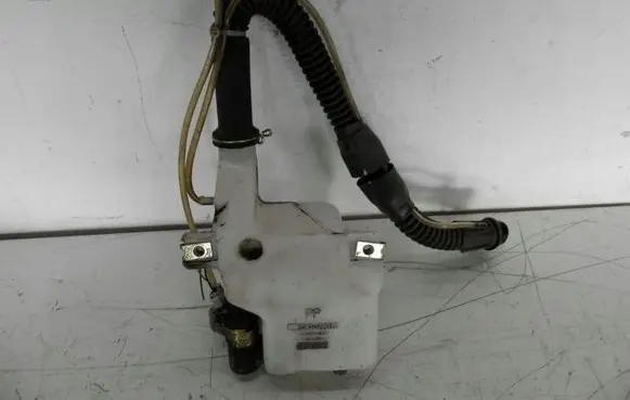 Mitsubishi Galant Windshield washer fluid reservoir/tank 060351495
