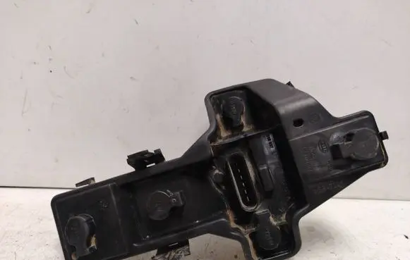 Volkswagen Touran I Tail light bulb cover holder 1T0945257A