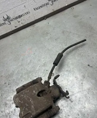 Opel Insignia A Rear brake caliper