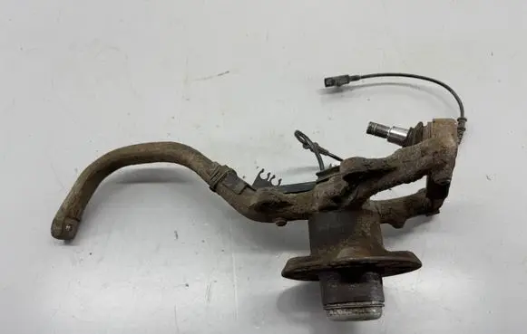 Mercedes-Benz CLS C219 Front wheel hub spindle knuckle