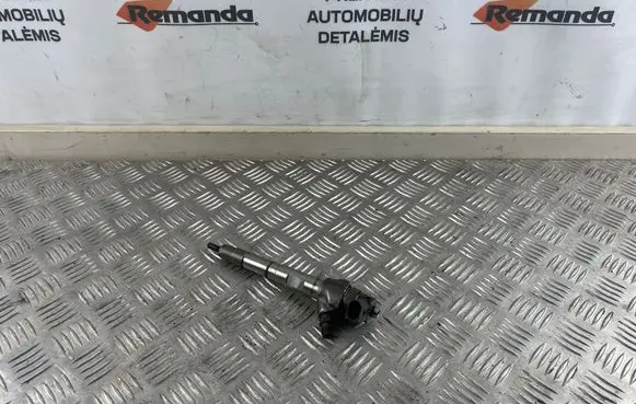 Volkswagen PASSAT B8 Fuel injector 04L130277AC