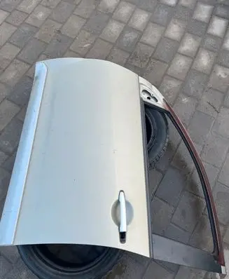 Mitsubishi Outlander Front door