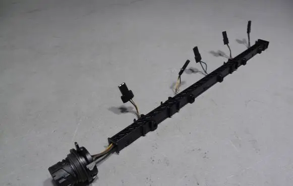 Volkswagen Touareg I Fuel injector wires 070971033A