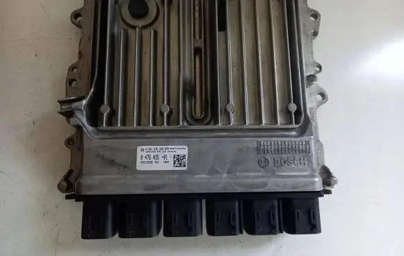 BMW 5 G30 G31 Engine control unit/module 8476035 030122892 0281035549