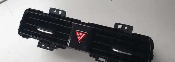 Hyundai Ioniq Dash center air vent grill
