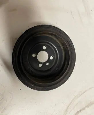 Volkswagen Golf VII Crankshaft pulley 03G105243