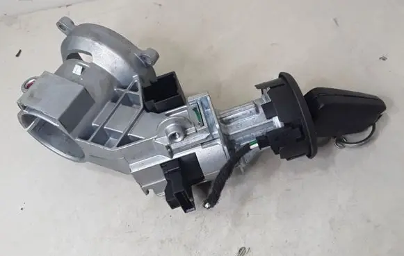 Opel Corsa D Ignition lock 56155E