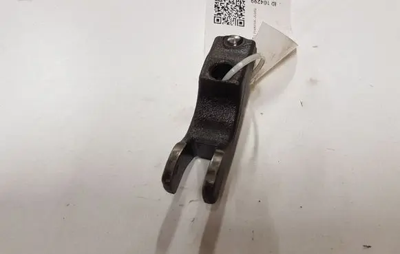 Opel Astra H Fuel Injector clamp holder