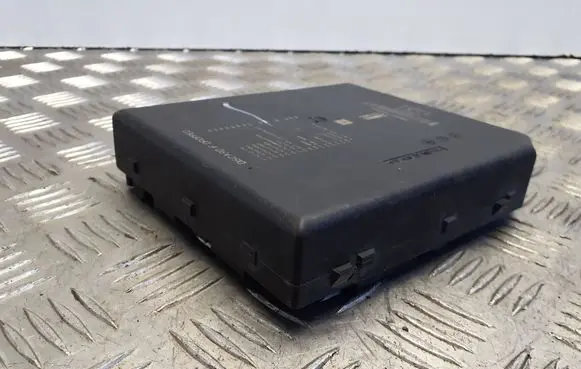 Nissan Qashqai Fuse module 284B74BA0A 521501F10 1313983775
