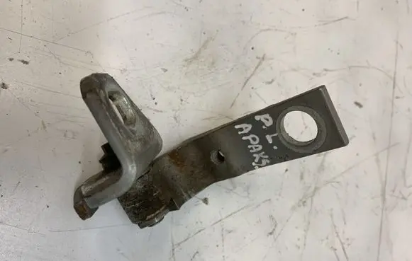 Ford S-MAX Front door lower hinge 
