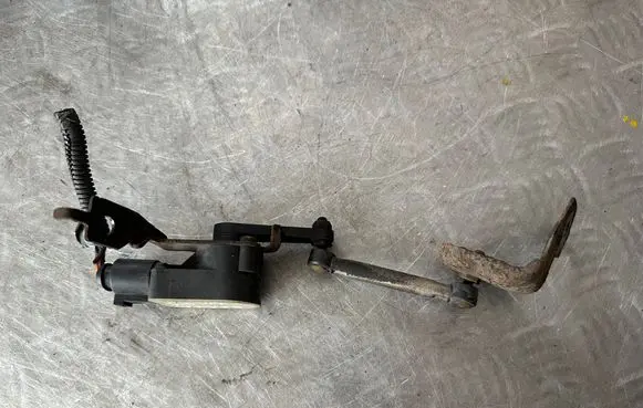 Nissan Qashqai Headlight/headlamp level sensor 5381289900