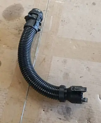 BMW 6 F06 Gran coupe Breather hose/pipe 586509