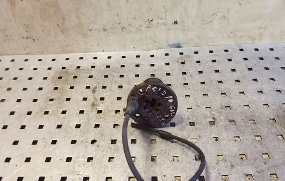 Volkswagen Polo IV 9N3 Stub axle 