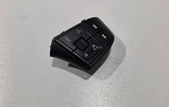 Volvo V60 Steering wheel buttons/switches 31334463