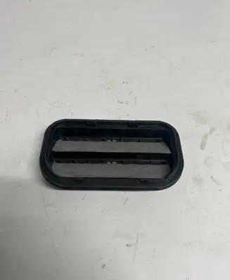 Ford Mustang VII Quarter panel pressure vent 3C3A54280B62