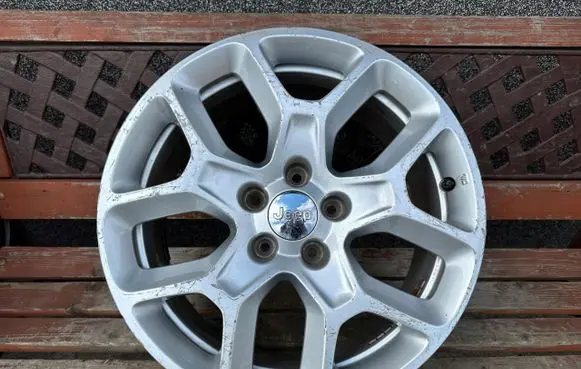 Jeep Renegade R17 alloy rim 