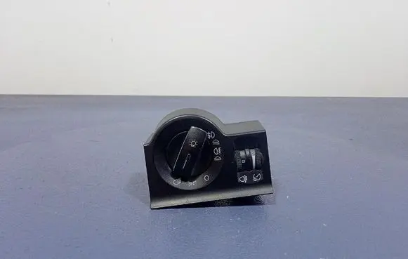 Audi A2 Light switch 8Z1941531C