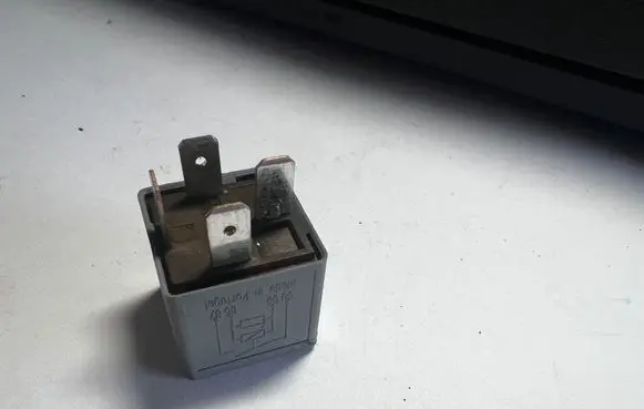Audi A3 S3 A3 Sportback 8P Other relay 8D0951253A V23134B52X301
