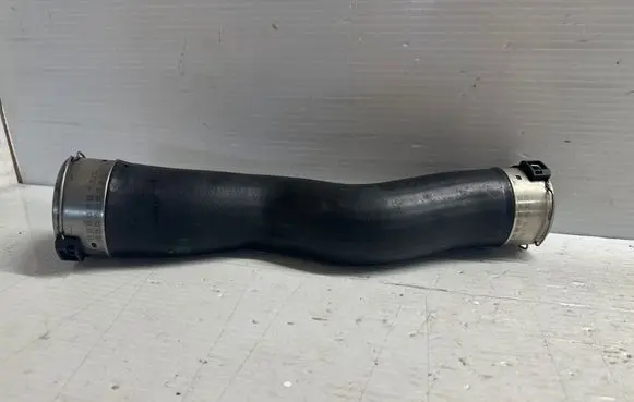 BMW 5 F10 F11 Intercooler hose/pipe