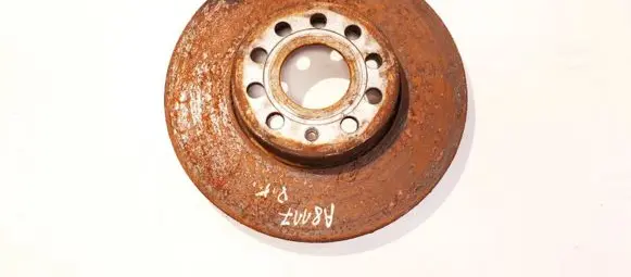 Volkswagen Golf Plus Front brake disc ventiliuojamas