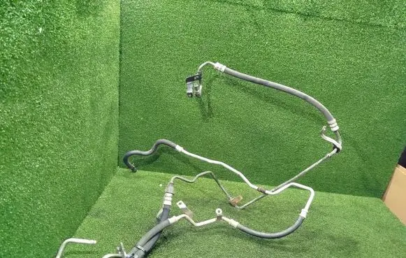 Renault Master III Power steering hose/pipe/line 497250009R 497202643R