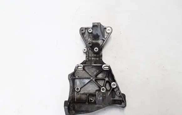Volvo XC70 Generator/alternator bracket 