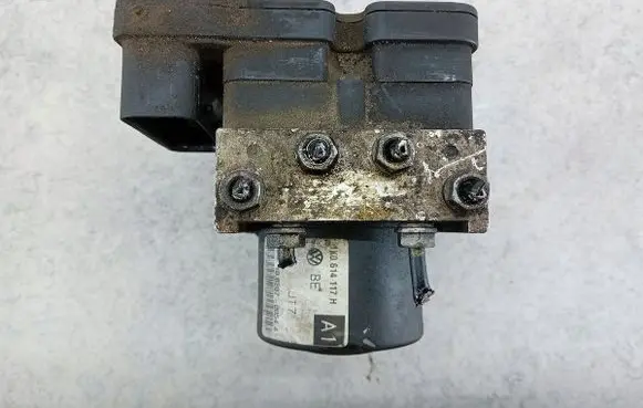 Skoda Octavia Mk2 (1Z) ABS Pump 1K0907379P