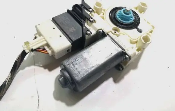 Seat Altea Rear door window regulator motor 1K0959703