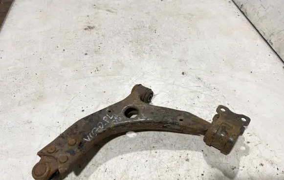 Volvo V70 Front lower control arm/wishbone