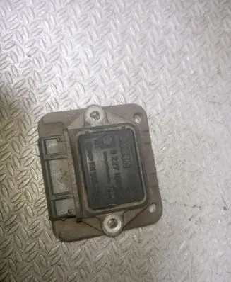 Volkswagen PASSAT B3 Ignition amplifier control unit 191905351A 0227100142