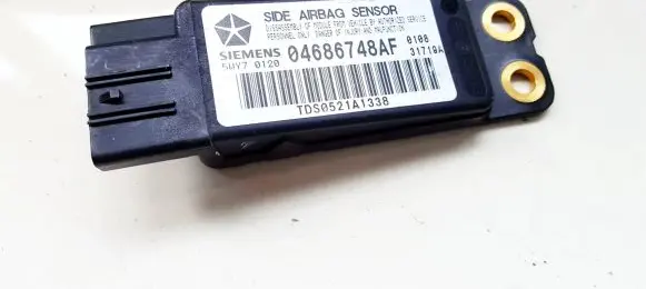 Chrysler Voyager Airbag deployment crash/impact sensor 04686748AF 5WY70120