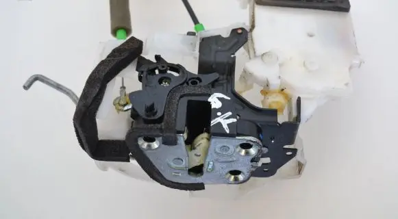 Mazda CX-7 Rear door lock