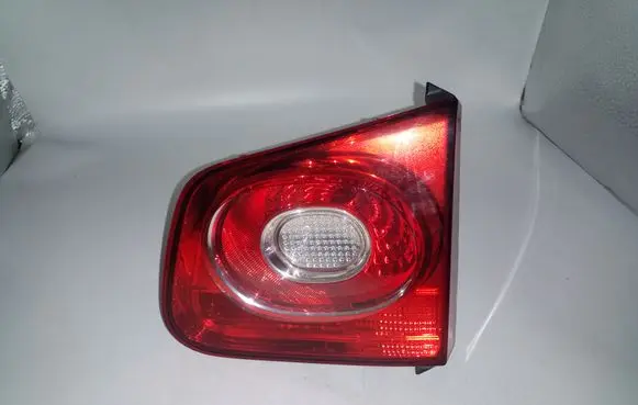 Volkswagen Tiguan Tailgate rear/tail lights 5N0945094B