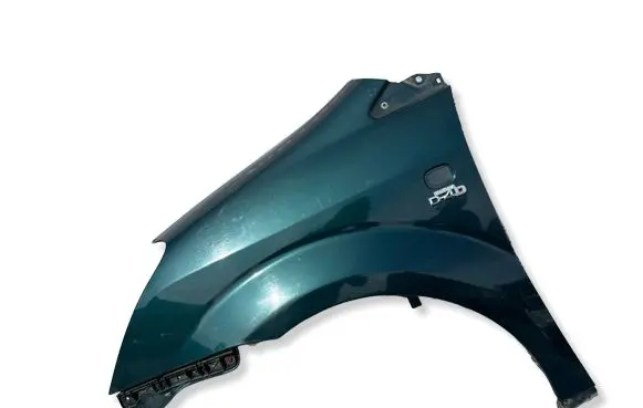 Toyota Corolla Verso AR10 Fender 