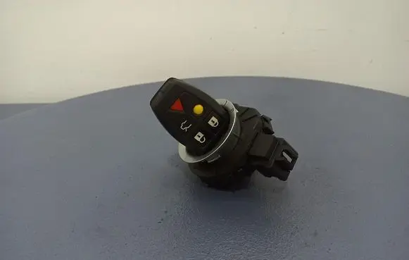 Volvo V50 Ignition lock 30768035