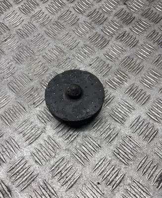 Audi A4 S4 B8 8K Rear coil spring rubber mount 8K0512149B