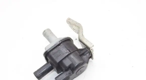 Lexus ES 250 - 300 - 330 Engine mount vacuum valve 9091012279