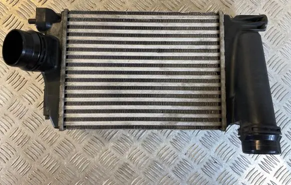 Nissan Qashqai Intercooler radiator 144614ED0A M163233 IA2083