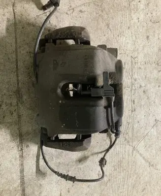 Mercedes-Benz ML W164 Front brake caliper