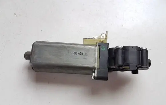 Mercedes-Benz S W221 Steering column adjust motor 0390203249