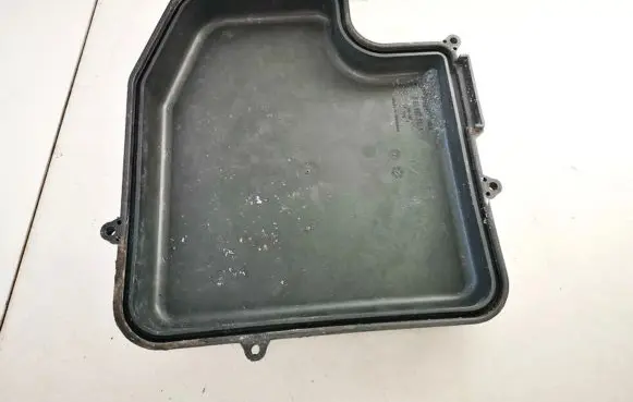 Volkswagen PASSAT B5 Fuse box cover 8d1907613a