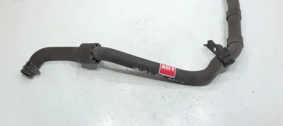 Volkswagen PASSAT B8 Engine coolant pipe/hose 