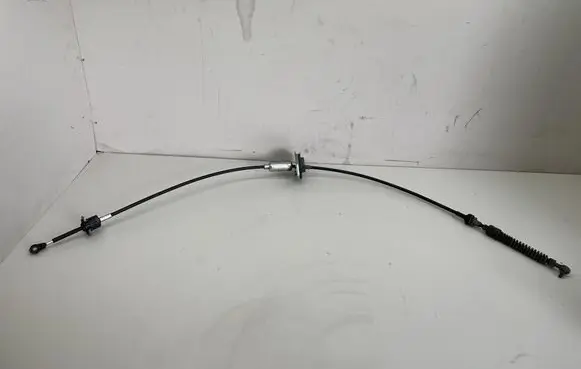 Hyundai Santa Fe Gear shift cable linkage D007