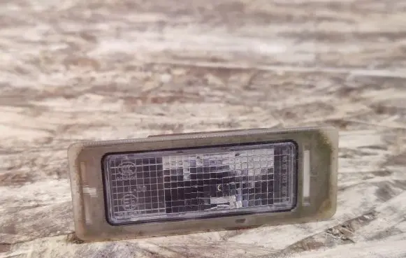 Cadillac XTS Number plate light 1350217