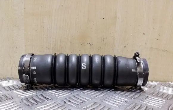 Intercooler hose/pipe