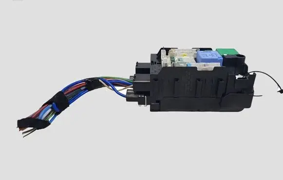 Peugeot 508 Fuse module 9665492680 018014781