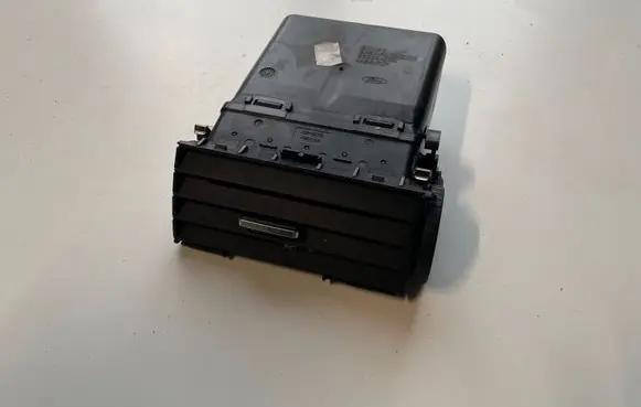 Ford Focus C-MAX Dash center air vent grill 3M51R014L21