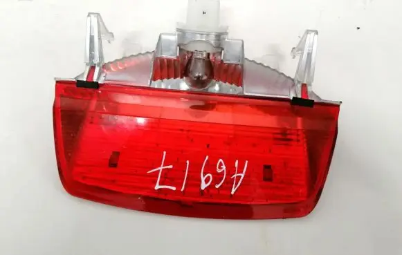 Nissan Micra Third/center stoplight