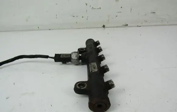 Ford Galaxy Fuel main line pipe 9681649580