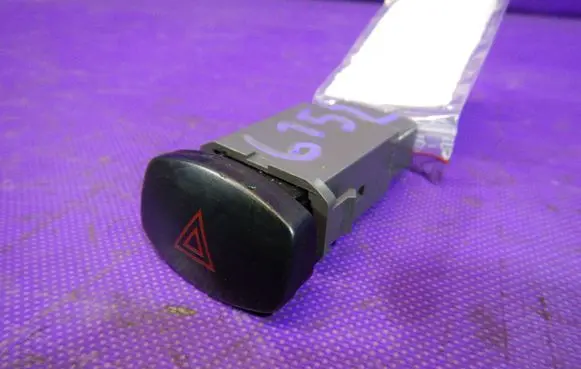 Chevrolet Lacetti Hazard light switch